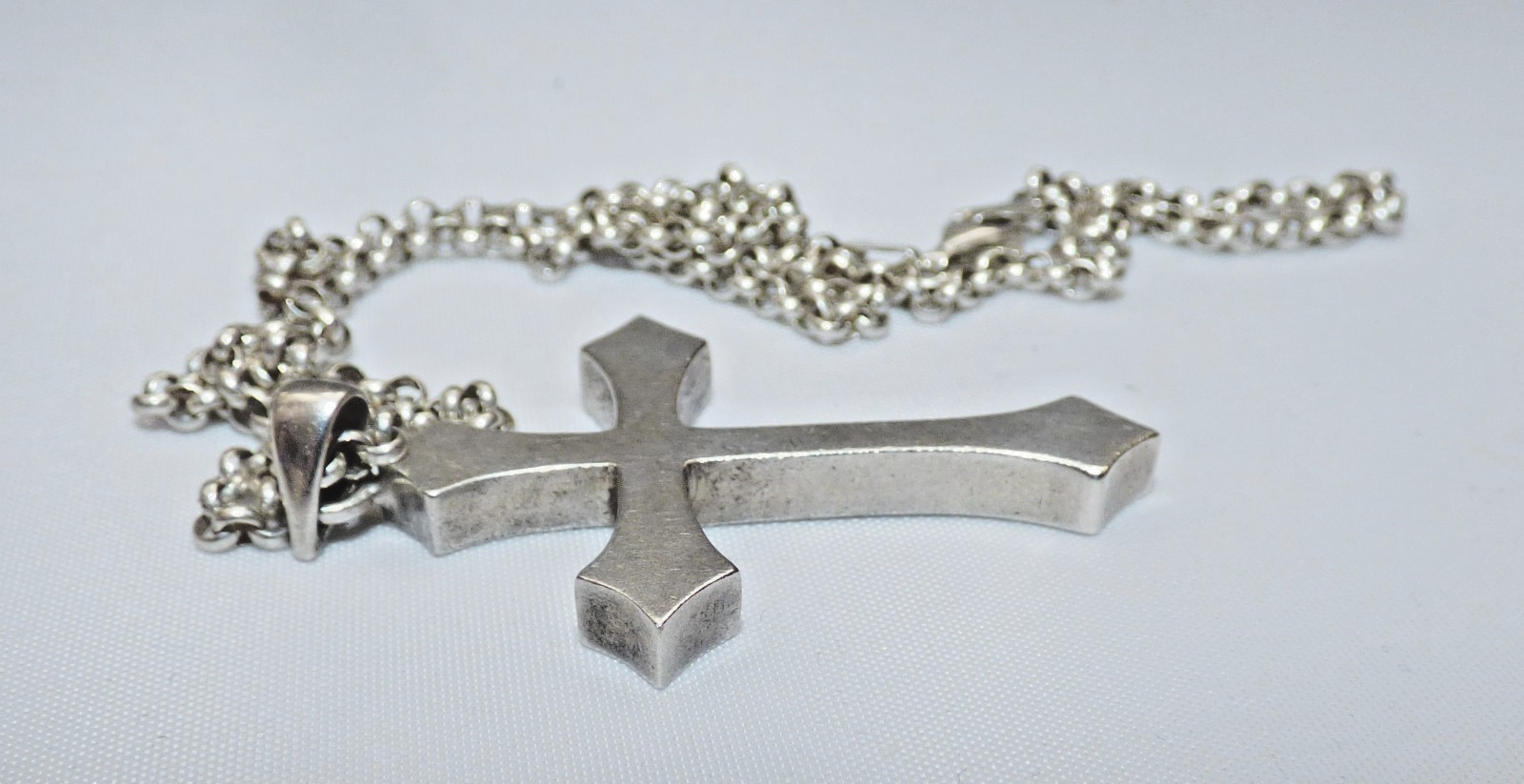 VINTAGE SOLID SILVER CROSS PENDANT ON BELCHER CHAIN ORNATE CROSS