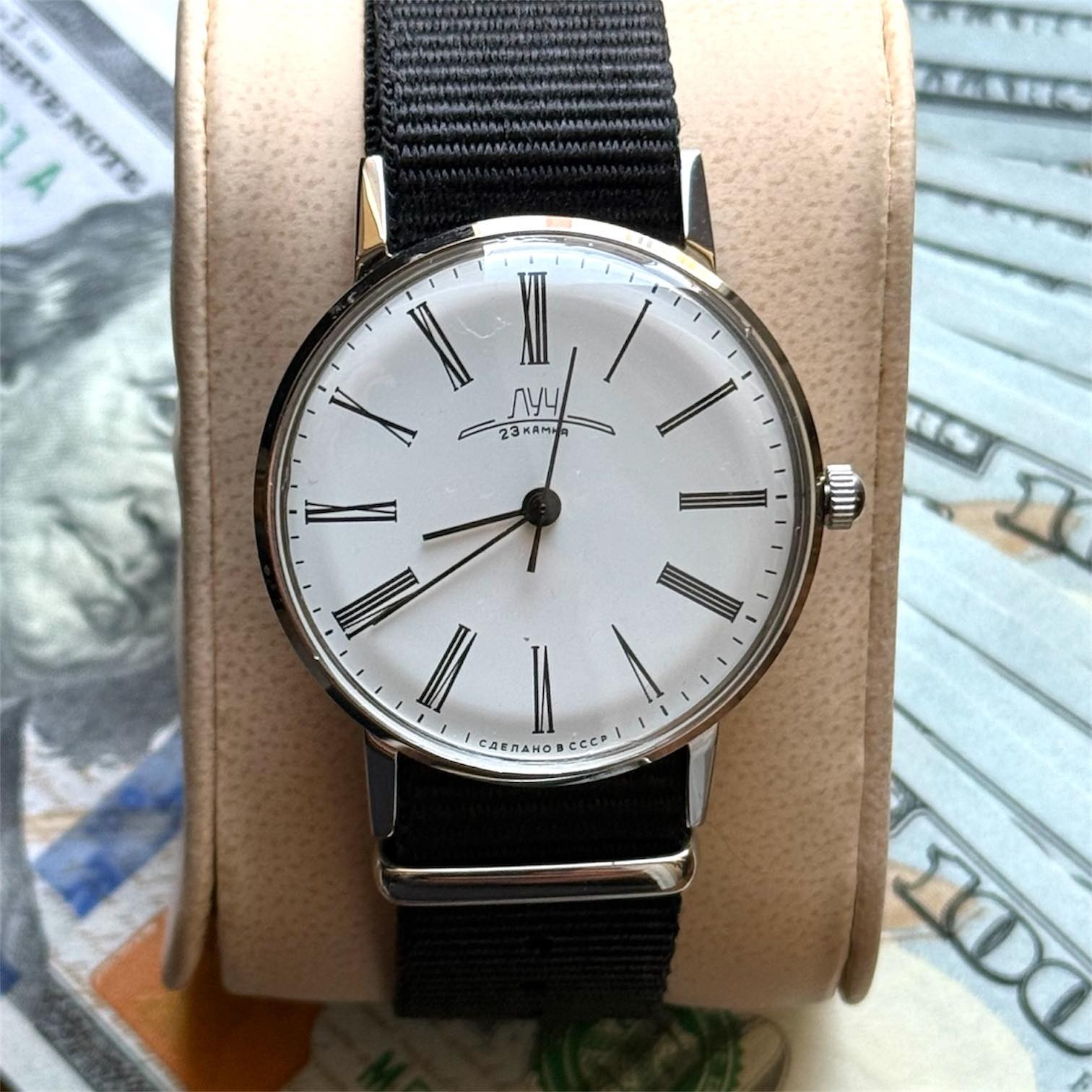 Luch Slim Deluxe Mechanical Watch Ultra Thin Vintage USSR Soviet Men’s Poljot 23