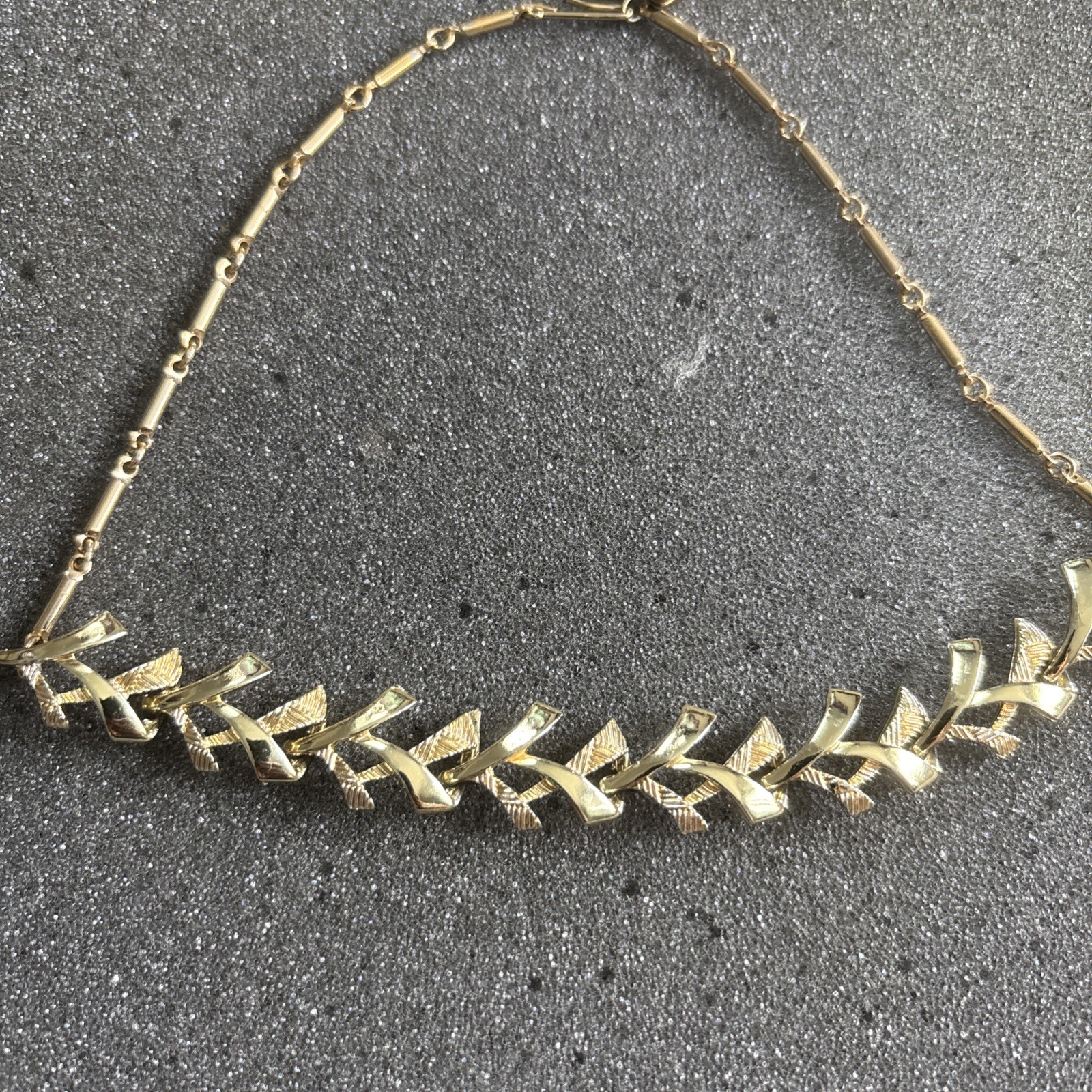 Vintage Two Tone Silver Gold Tone Wrapped Hollow Curved Bar Tube Necklace Choker