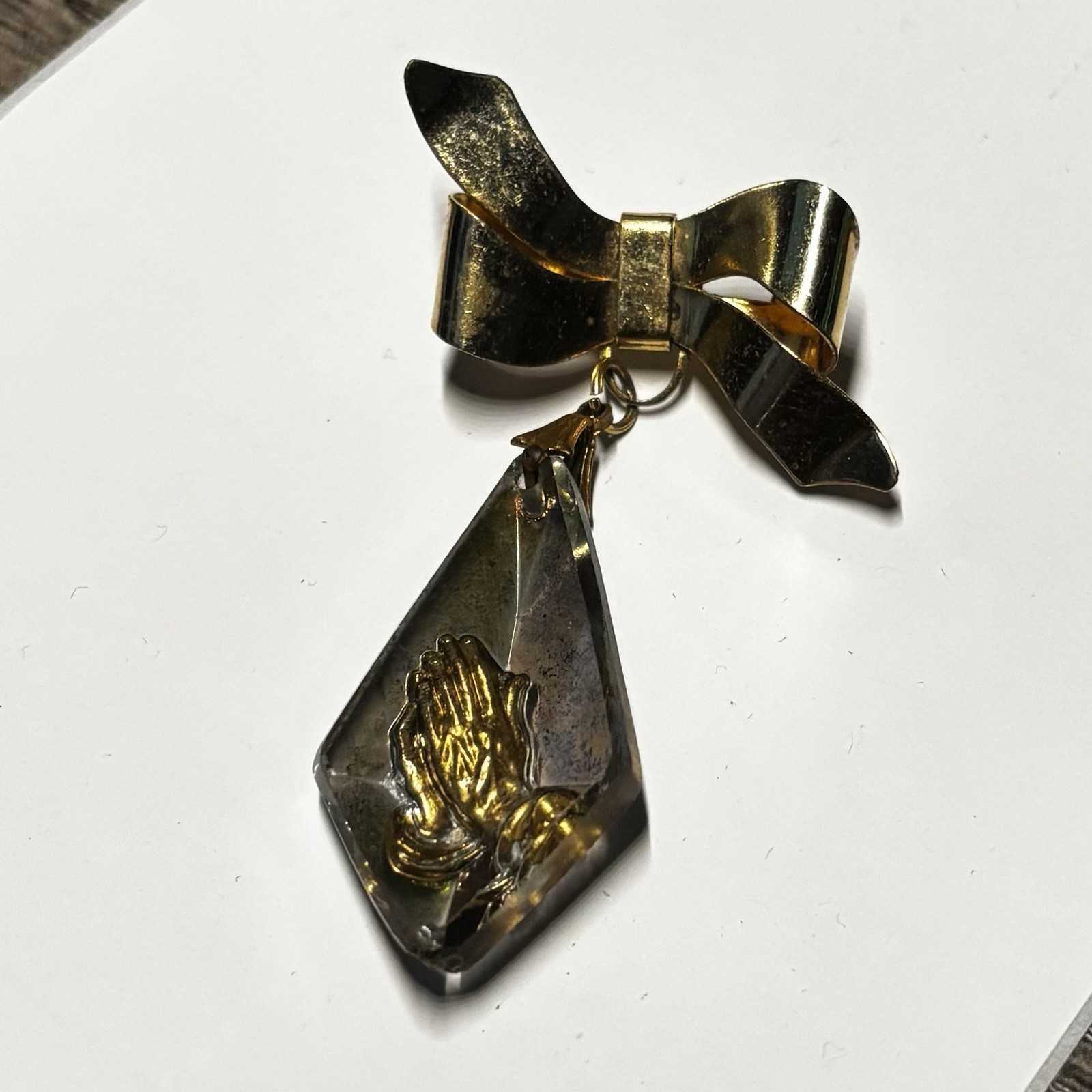 Costume Jewelry – Praying Hands Pendant