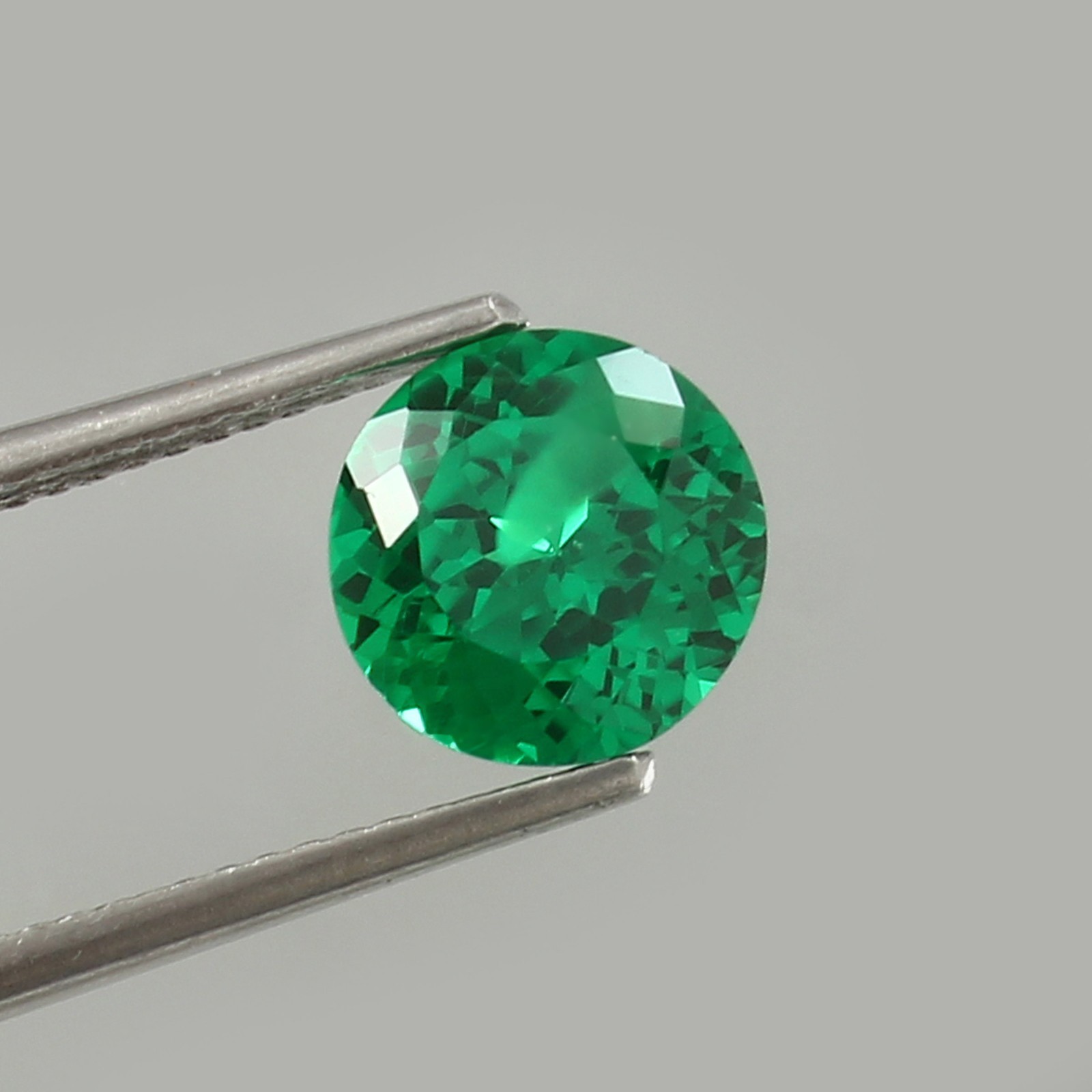 AAA Colombian Emerald Round Cut 8×8 MM Fine Quality Hydrothermal Gemstone Loose