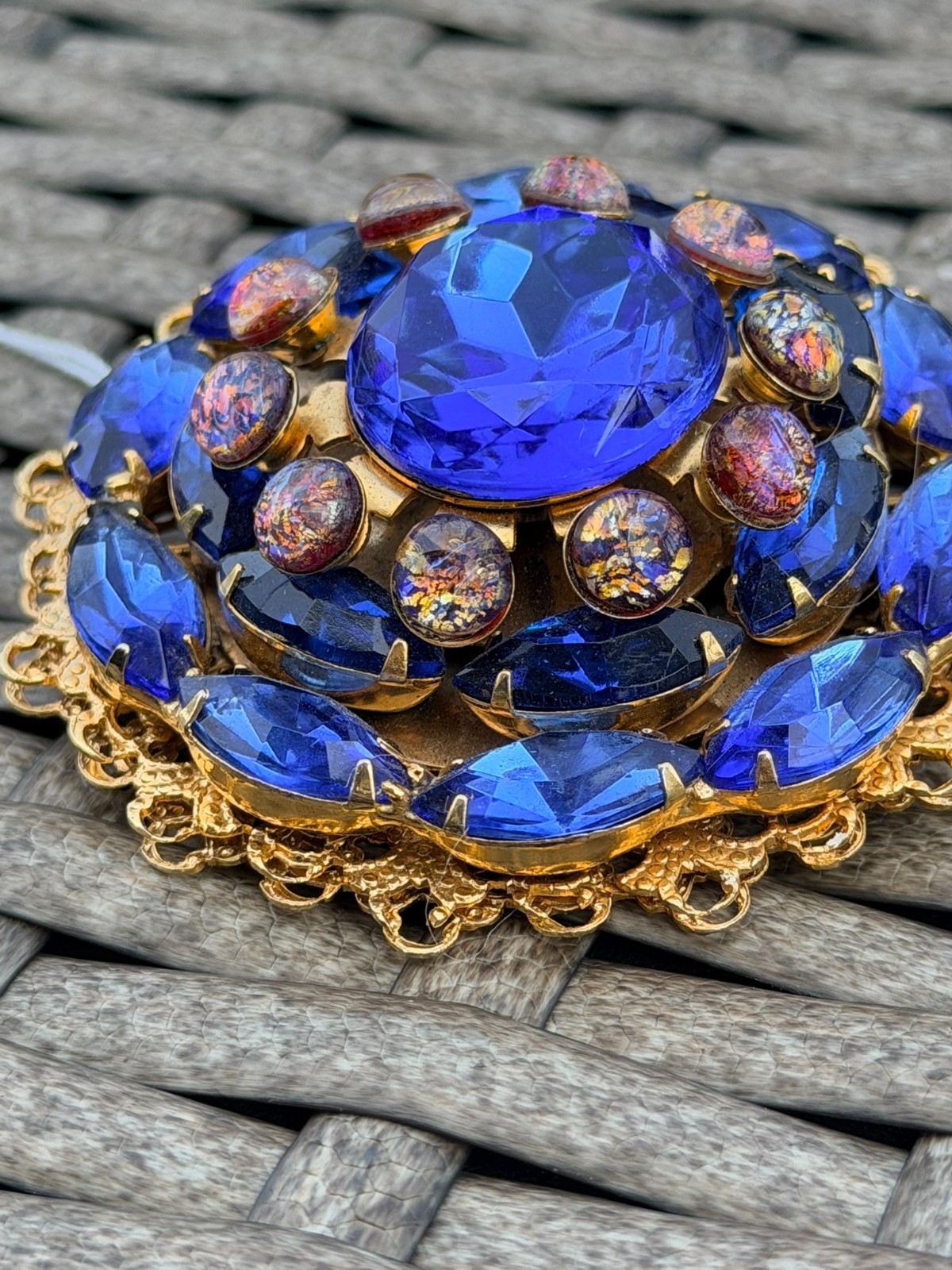 Vintage Unsigned Austrian Blue Art Glass Rhinestone Layered Filigree Brooch
