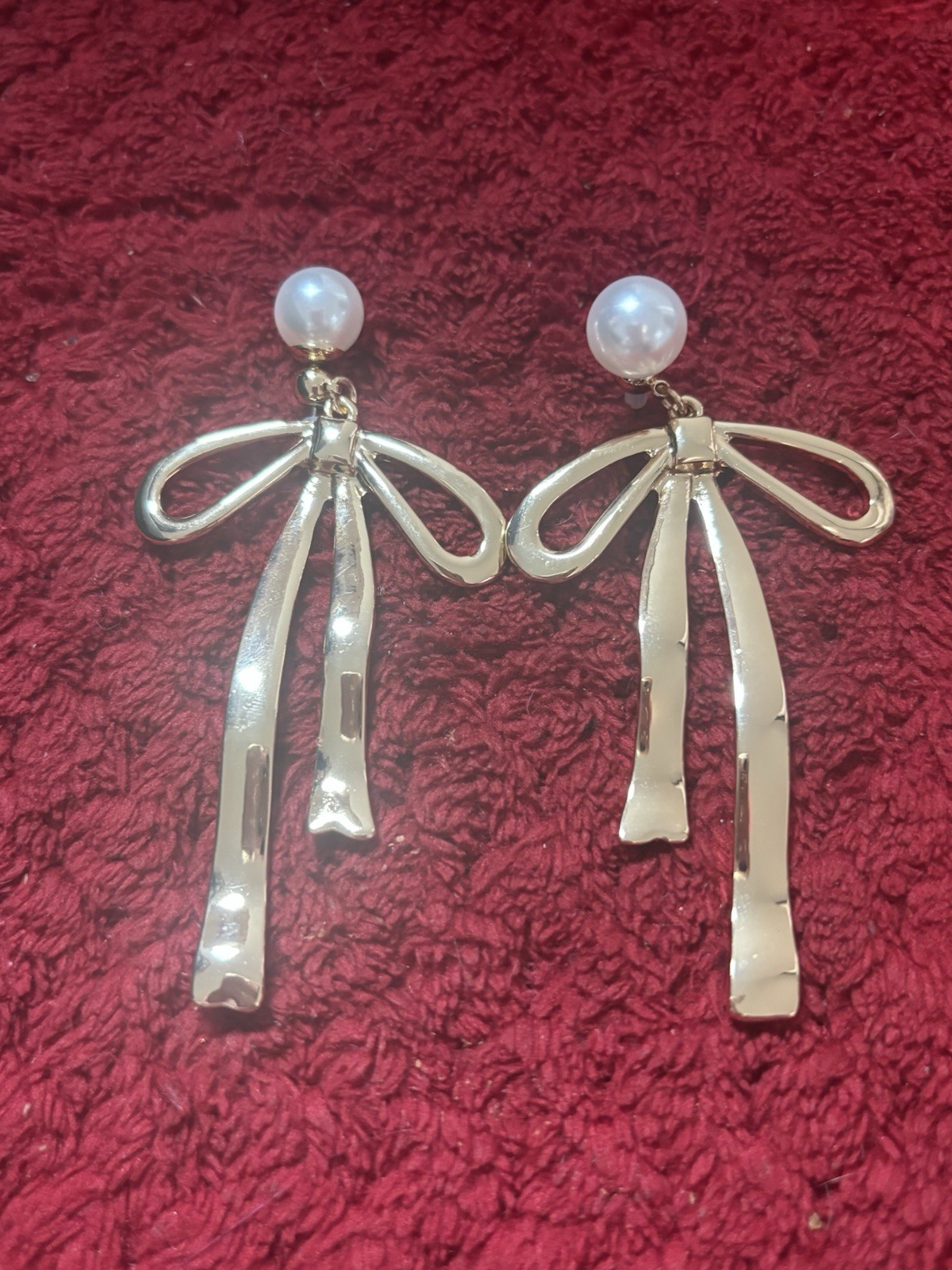 Christian Siriano Gold Tone Bow Dangle Earrings White Glass Pearl Nickel-Free