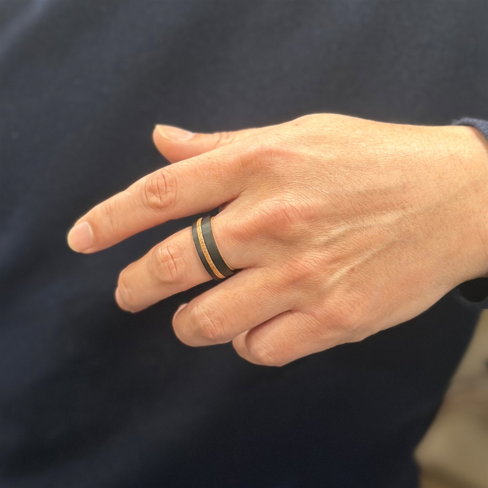 8mm Men’s Black Brushed Tungsten Carbide-Whiskey Barrel Wood Wedding Band Ring