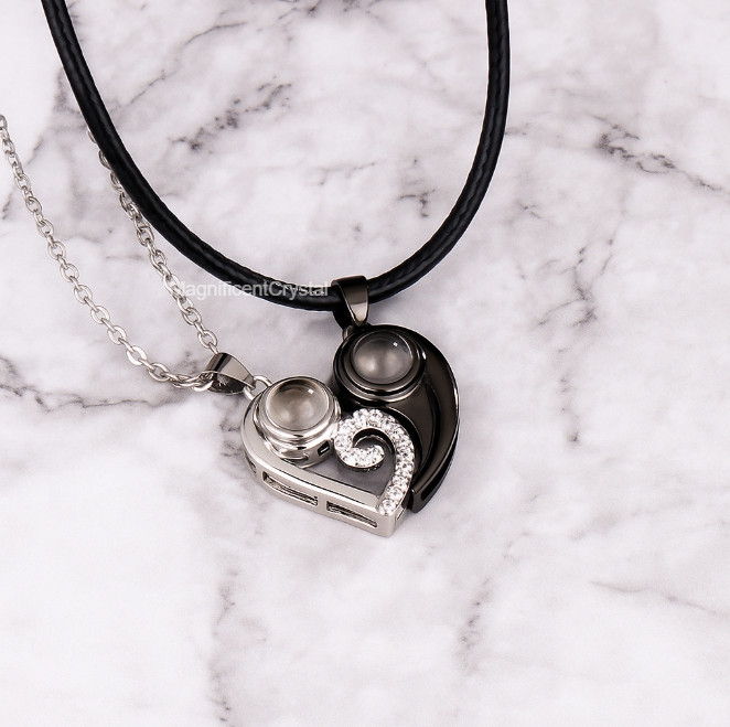 2PCs Magnetic Heart Couple Necklaces Projection I Love You in 100 Languages Gift