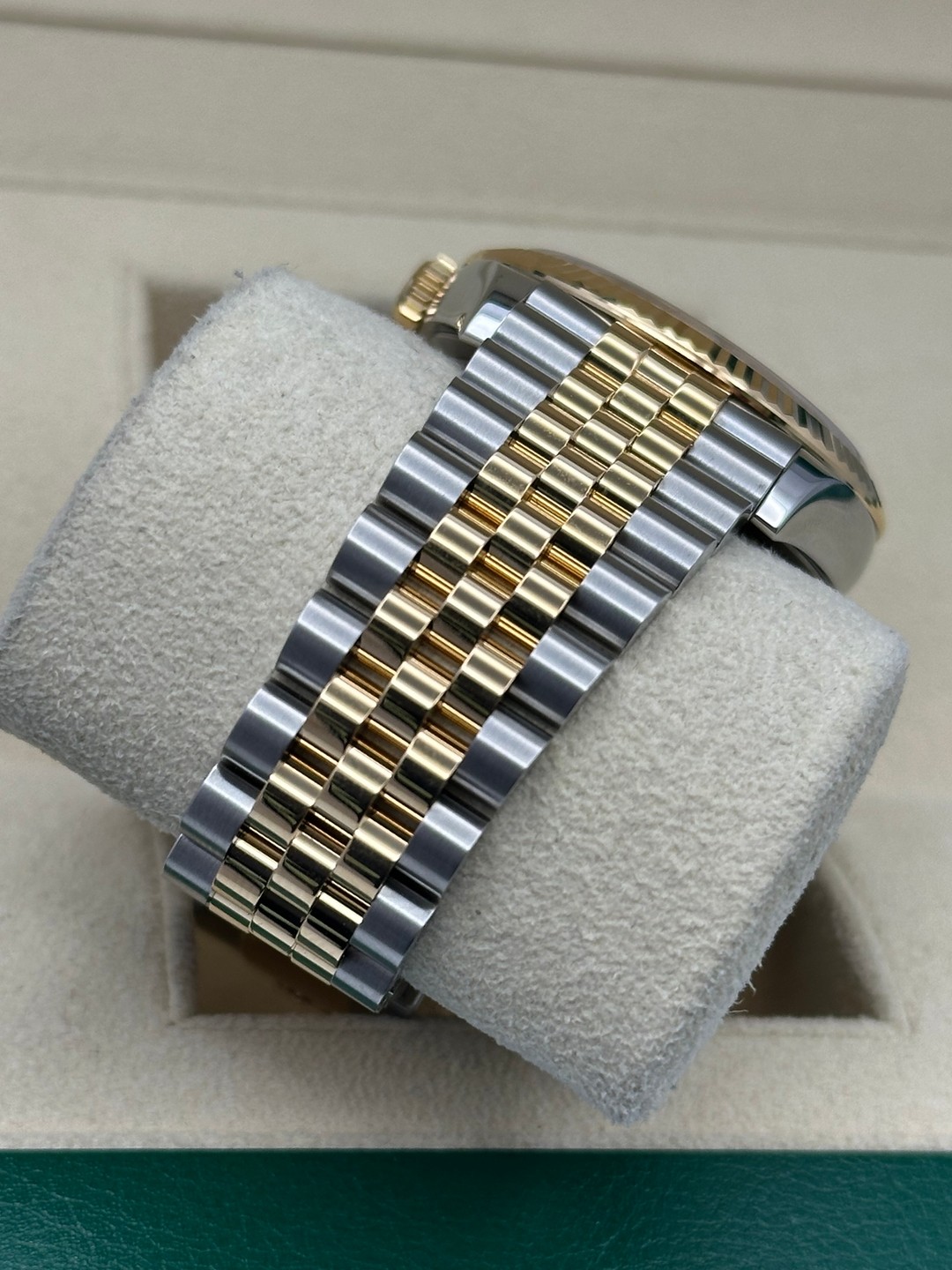 Rolex 126233 2023 Champagne Dial Box & Papers