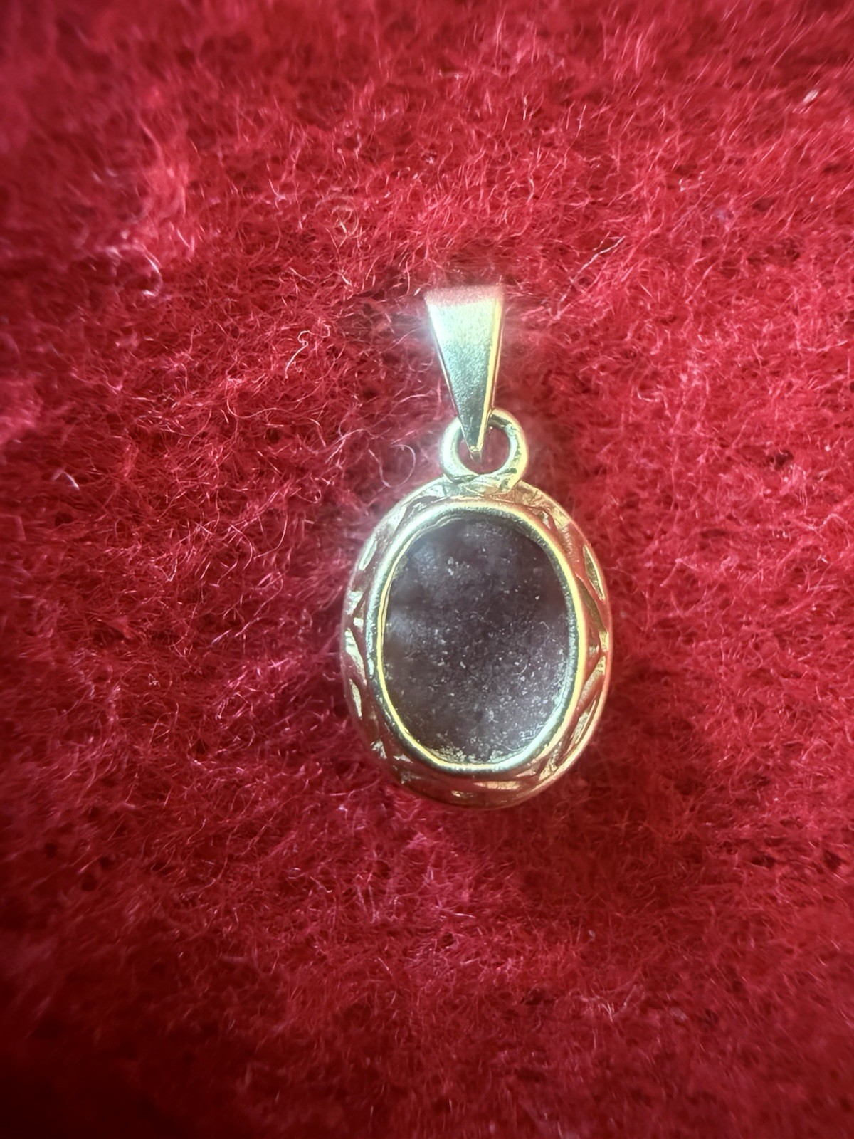 9 Carat Yellow Gold Pendant With Star Ruby