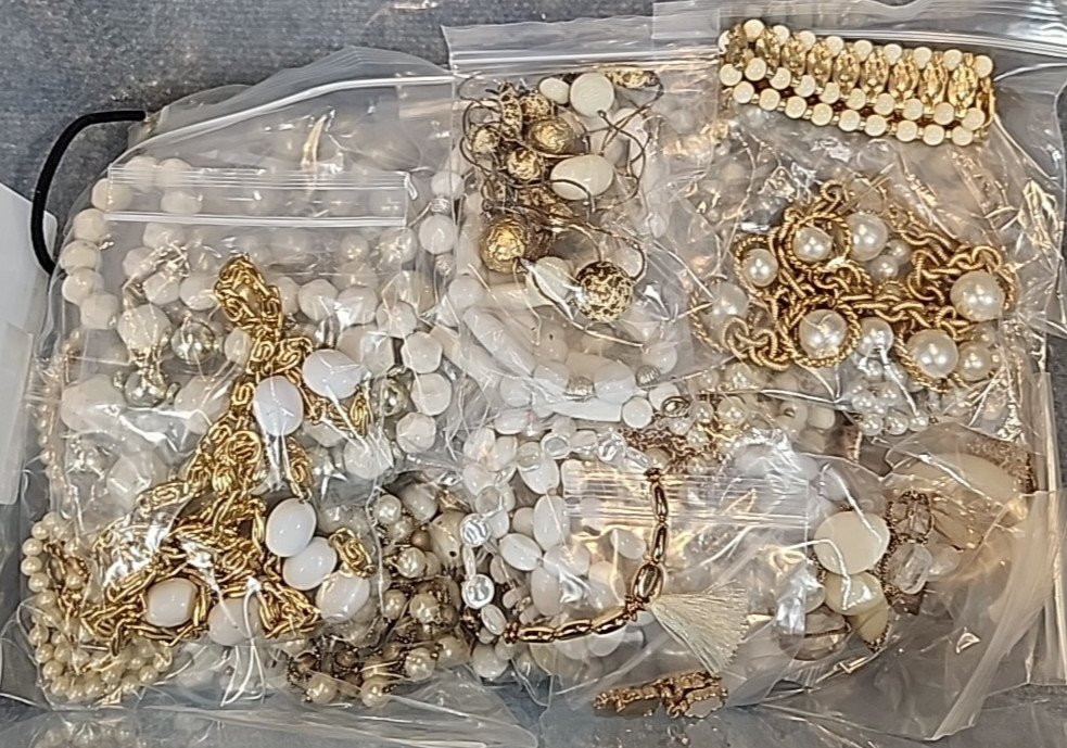 Jewelry Wearable White & Gold Tone Collection 5 Lbs Lot #3914 See Description