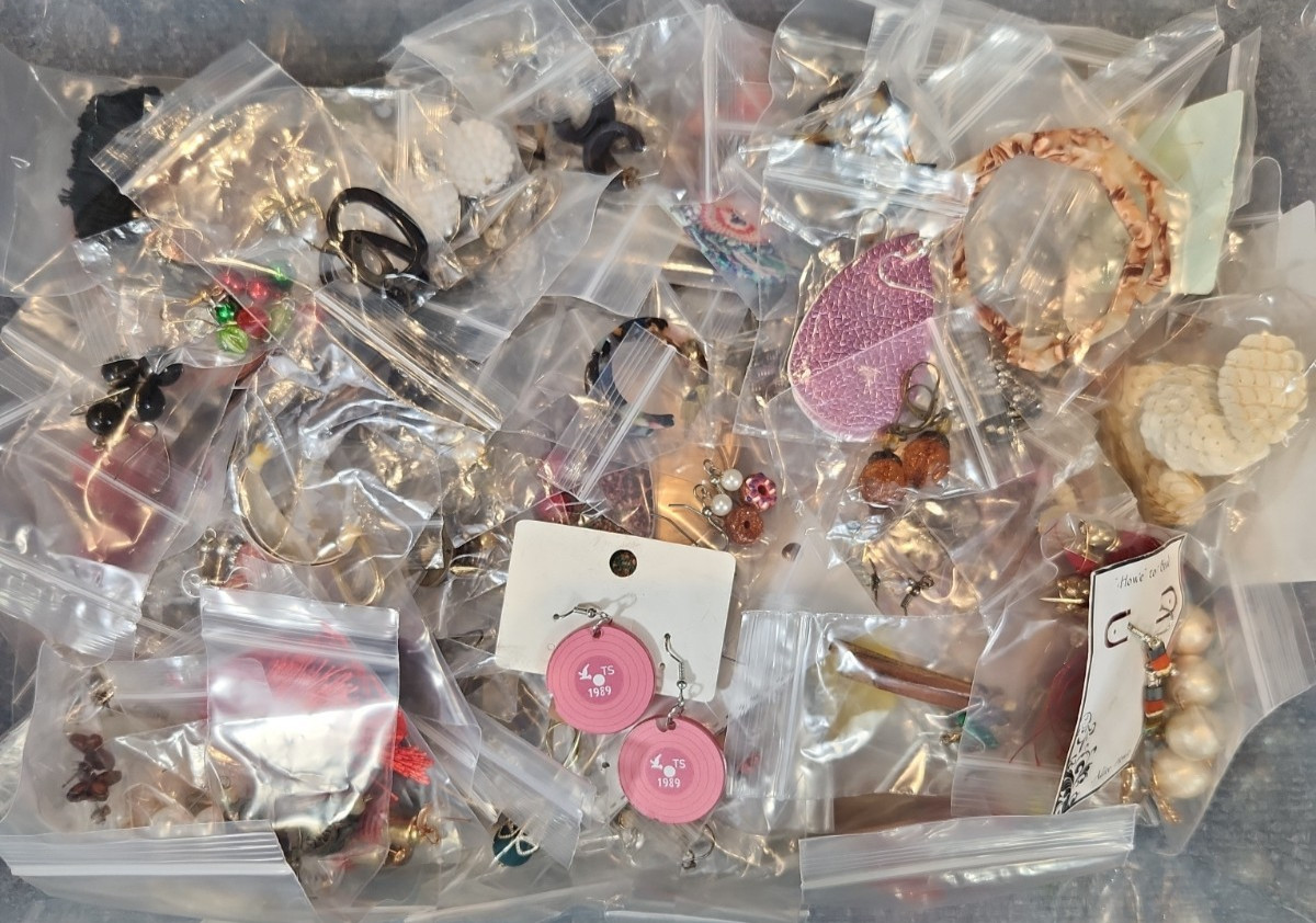 Jewelry Wearable Earring Collection 5 Lbs Matched Pairs Lot #687 See Description