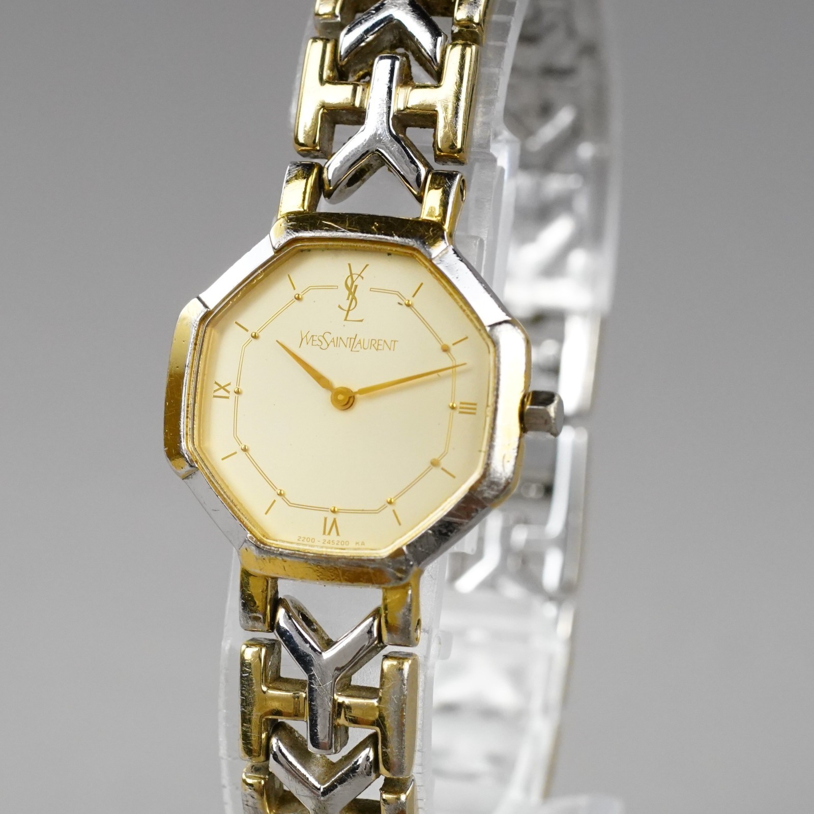 Yves Saint Laurent Vintage Women’s Watch 2200-241762 Gold 23mm New Battery