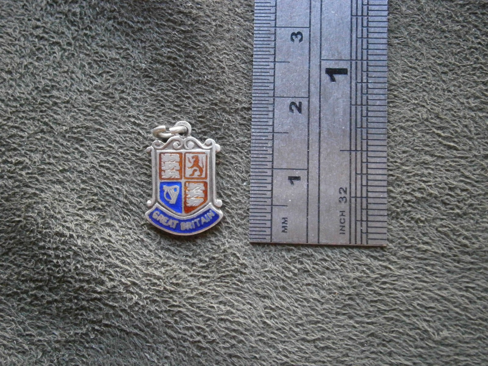 Great Britain Vintage Sterling Silver Enamel Travel Shield Crest Charm 1.5g